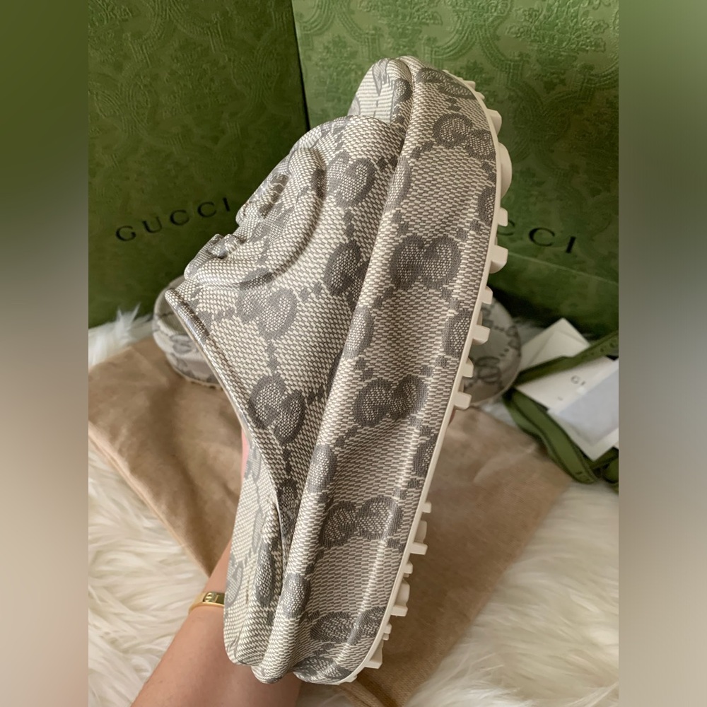 Sold❌🟤BNIB GUCCI Monogram Slides🟤🟤 - Picture 5 of 15